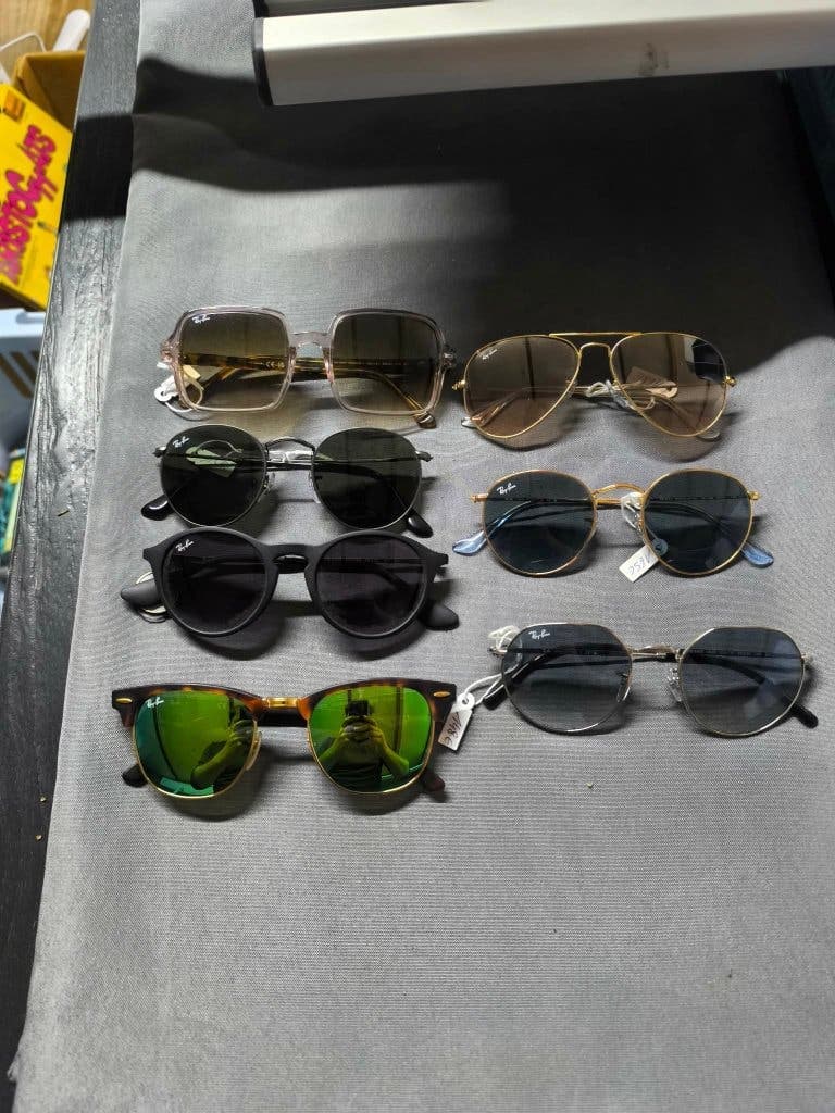 Lot van 7 Ray-Ban zonnebrillen